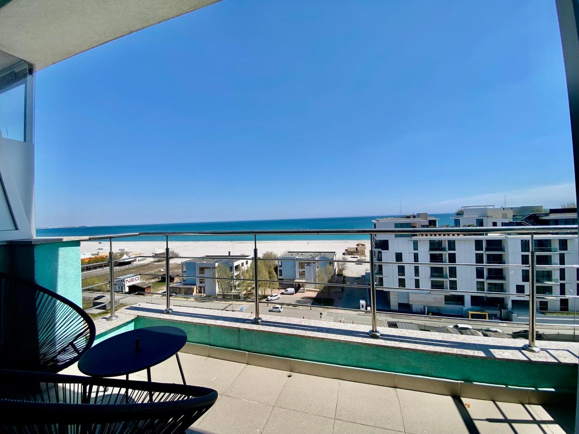 Summerland Mamaia View Exterior photo